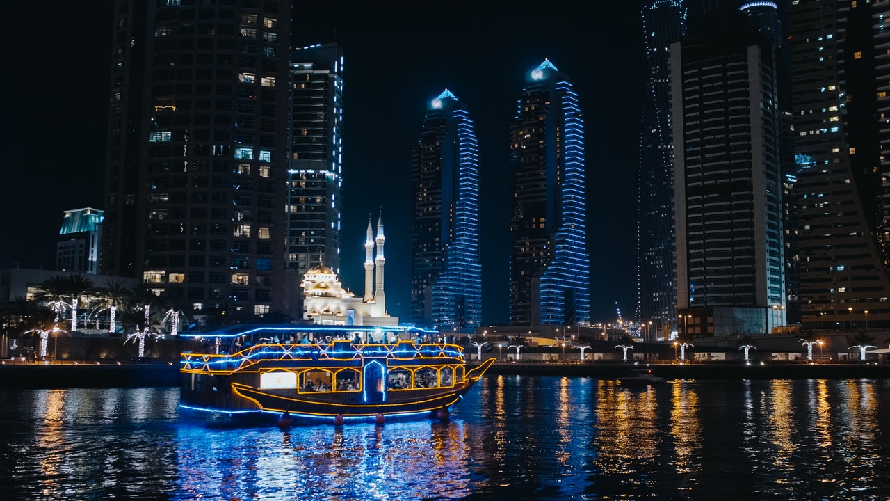 dhows cruise in Dubai that