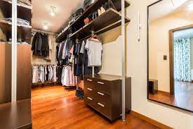 The Benefits of Walk-In Closets